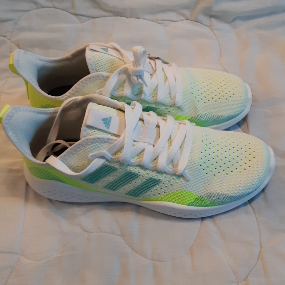 Adidas fluidly shoes